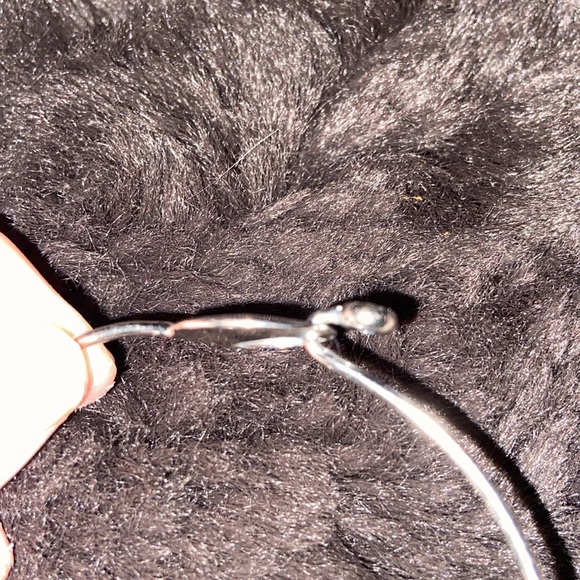 Silver bangle with single crystal with moon shaped squeeze clasp - Picture 8 of 10